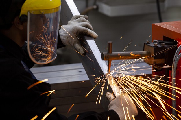 Ferramentas: conheça as mais usadas nas indústrias | TRIDAN Componentes Elétricos